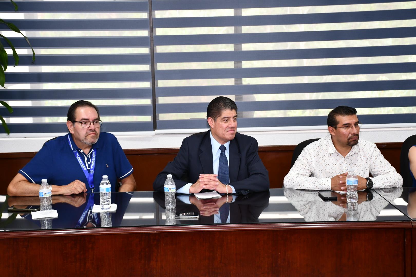 Visita de compañeras y compañeros de la Sección XLV, SuperISSSTE, Velatorio y TurISSSTE